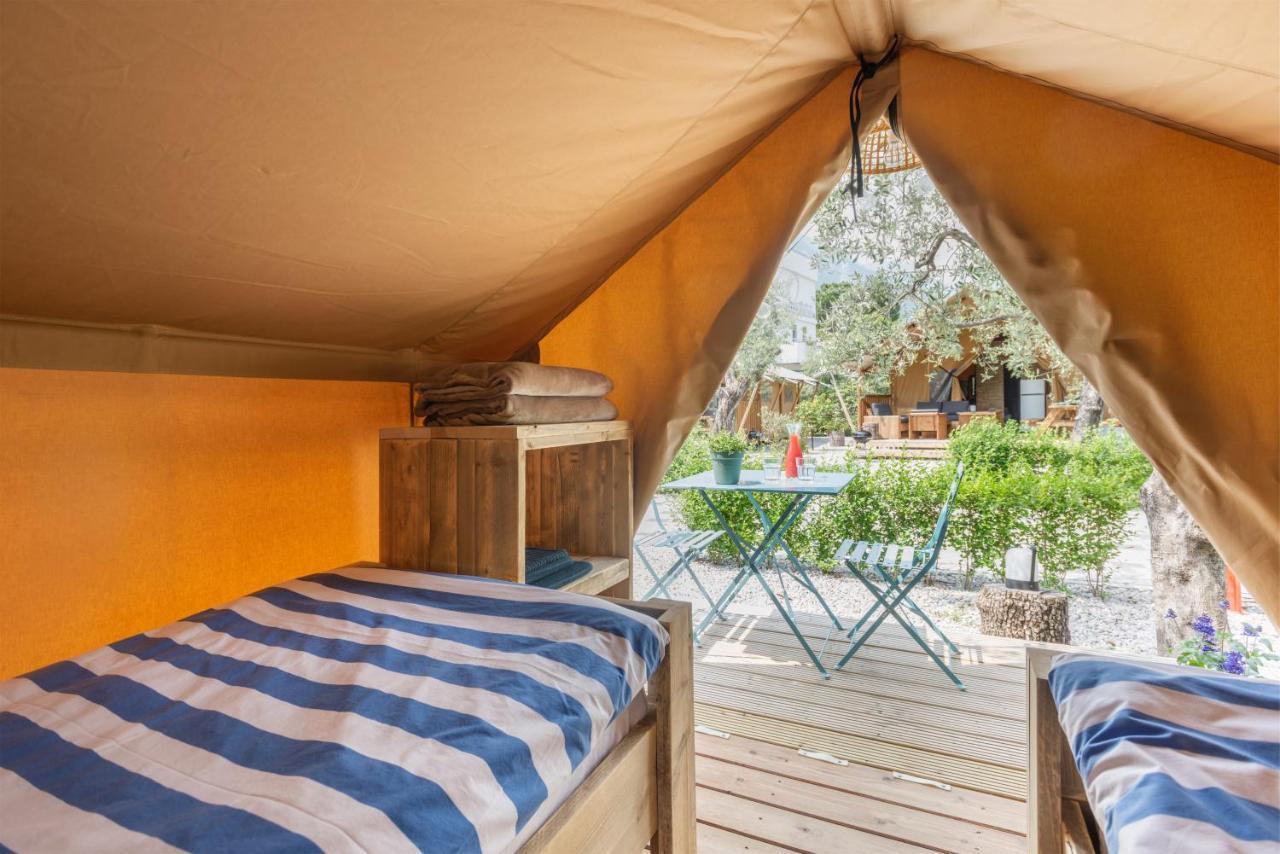 Al Lago Camping & Rooms ริวาเดลการ์ดา ภายนอก รูปภาพ